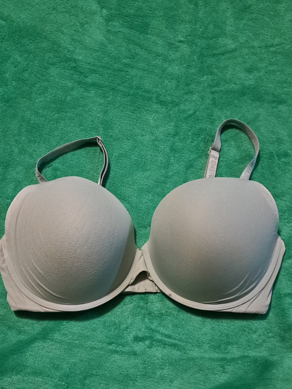 Victoria's Secret Light Green T-Shirt Bra 38DD